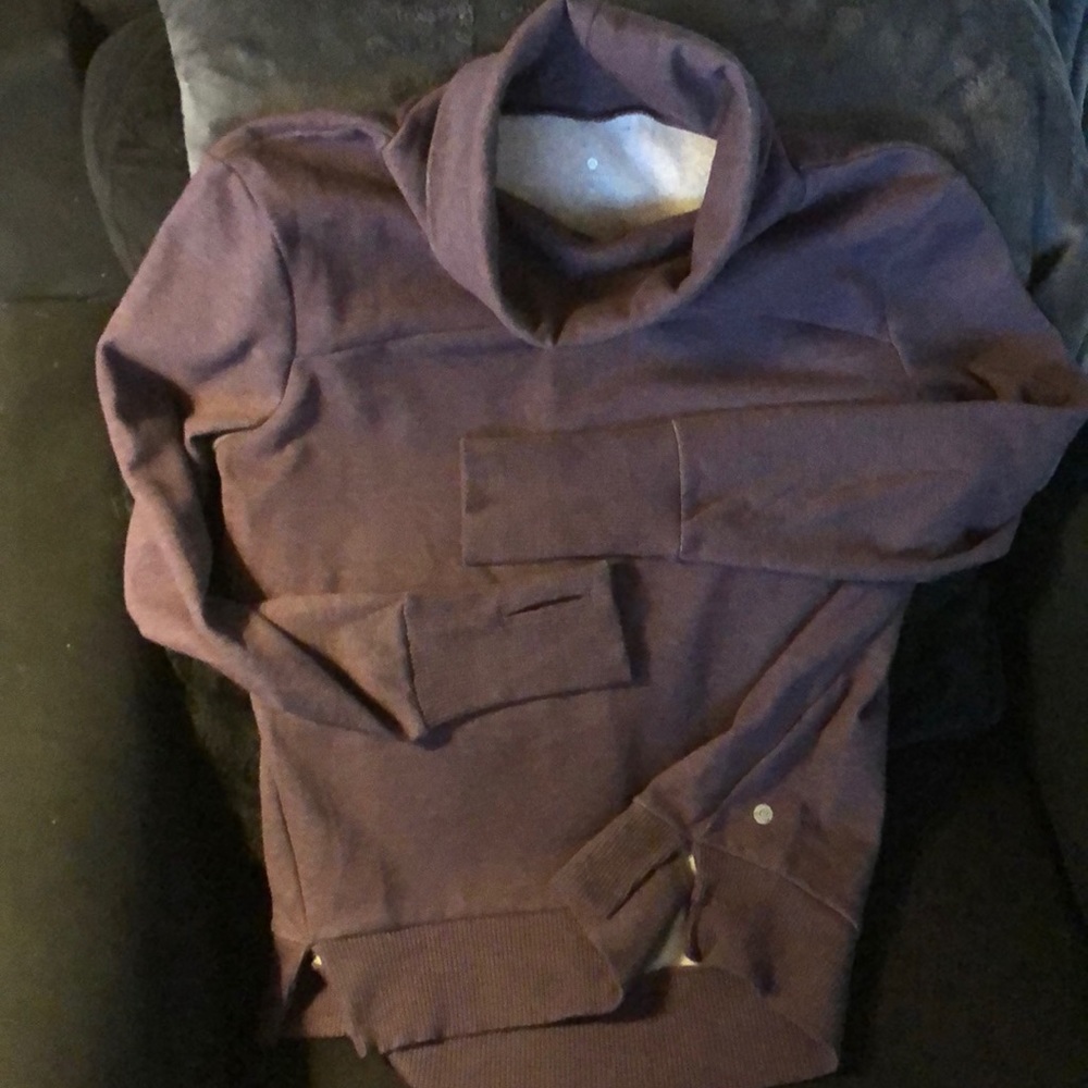 New twist to a comfy sweatshirt 💜